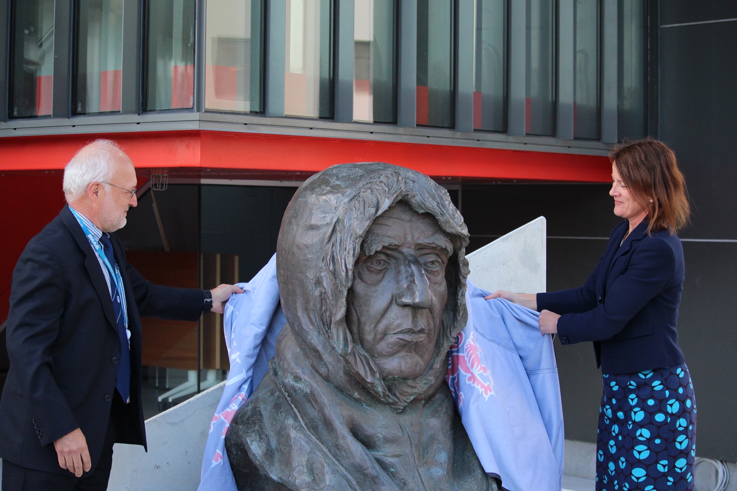 Amundsen bust unveiling 